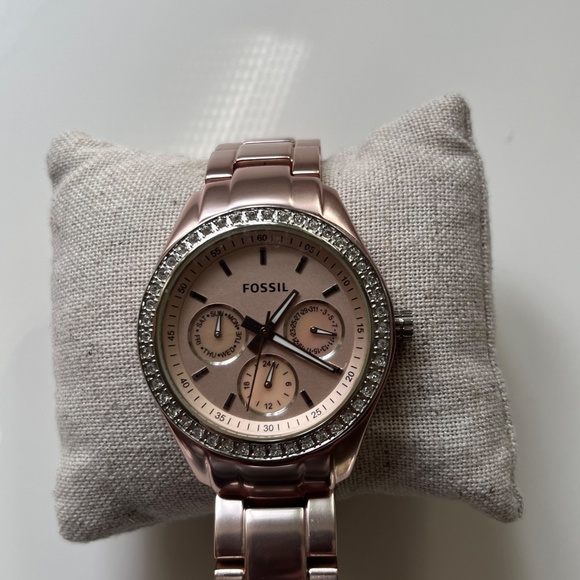 Fossil Rose Gold Pink Watch - Picture 3 of 5